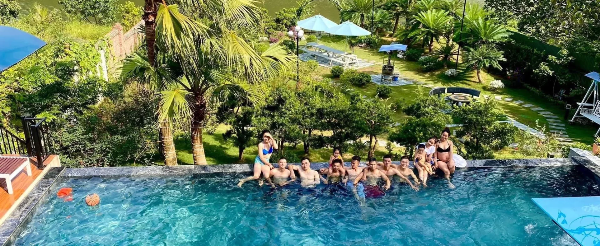 Bể bơi lam vien Villa Homestay Sóc Sơn