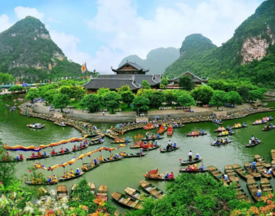 Ninh Bình có những địa điểm du lịch nào? Top 10 điểm đến thú vị của Ninh Bình.